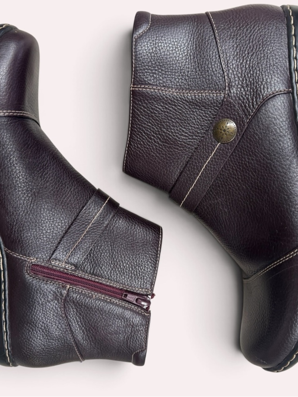 Clarks Ashland Pine casual leather ankle bootie Zip up / low heel Size 12 - Picture 10 of 11